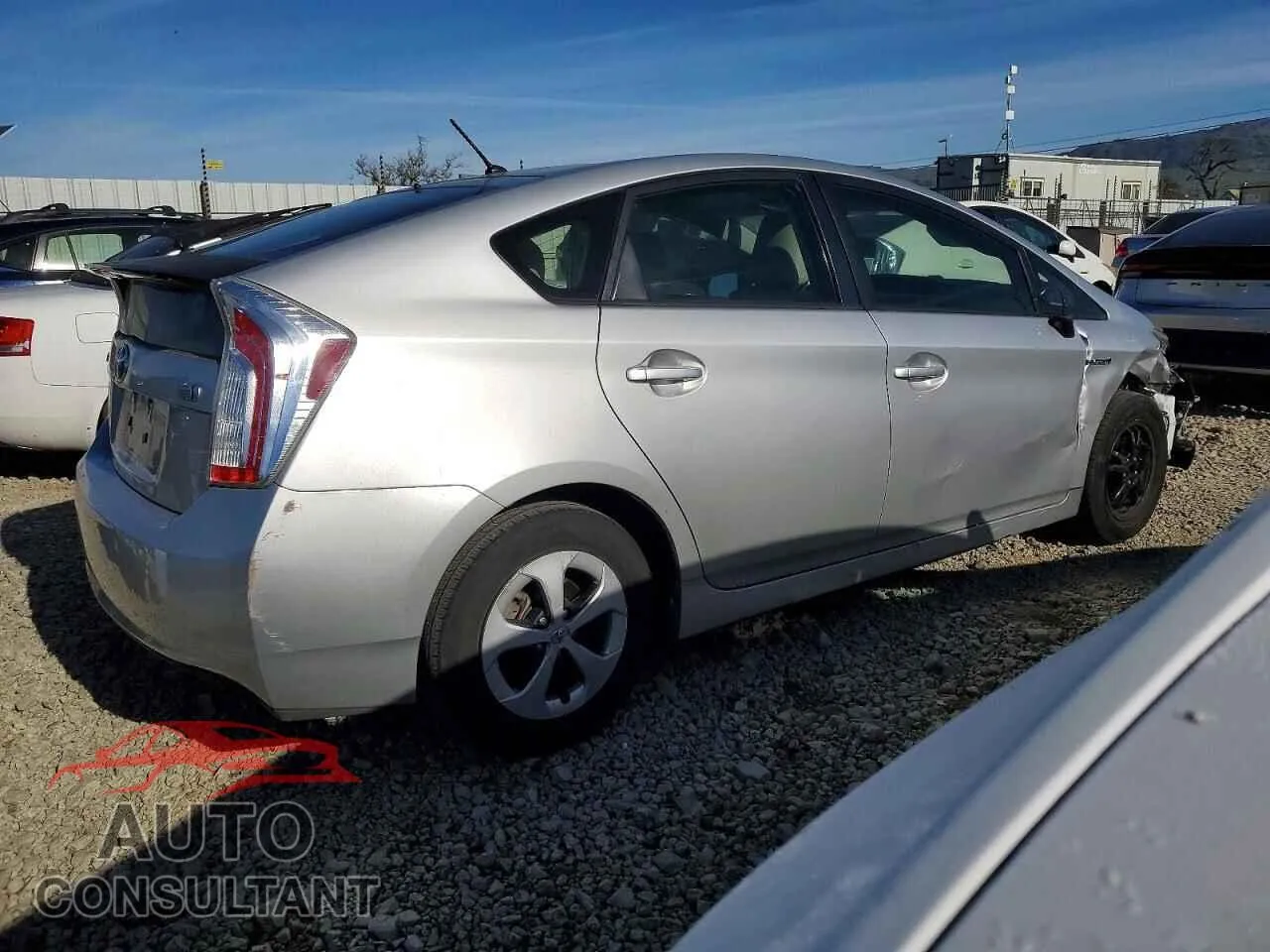 2014 TOYOTA PRIUS Damaged VIN JTDKN3DU7E0380650 – side profile