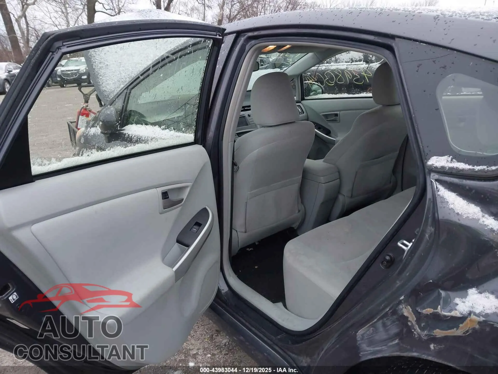 2013 TOYOTA PRIUS Damaged VIN JTDKN3DU8D5617955 – undercarriage