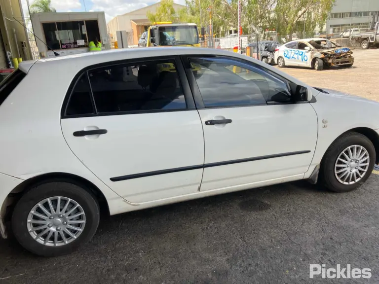 2003 Toyota Corolla Damaged VIN JTDKR23E302012875 – photo 19