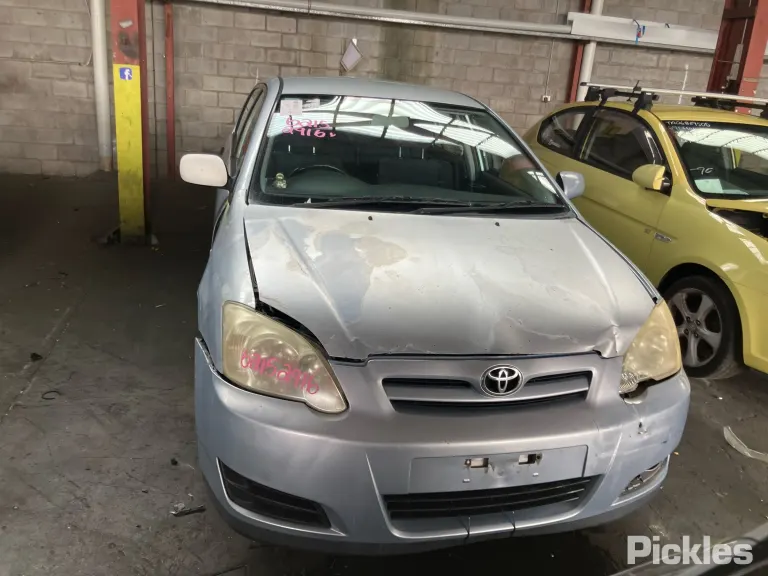 2005 Toyota Corolla Damaged VIN JTDKR23E902032273 – interior seats