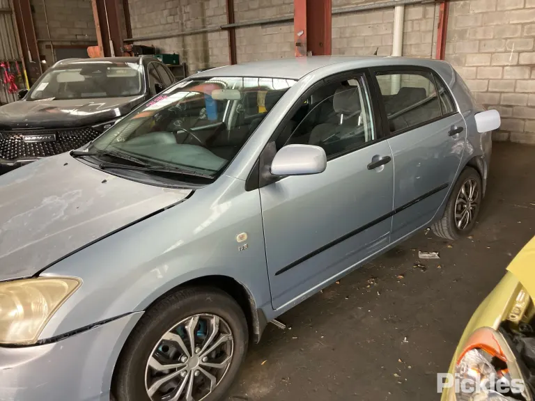 2005 Toyota Corolla Damaged VIN JTDKR23E902032273 – exterior detail