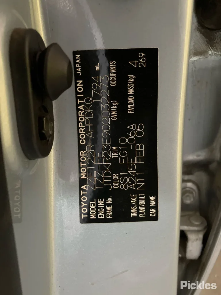 2005 Toyota Corolla Damaged VIN JTDKR23E902032273 – photo 11