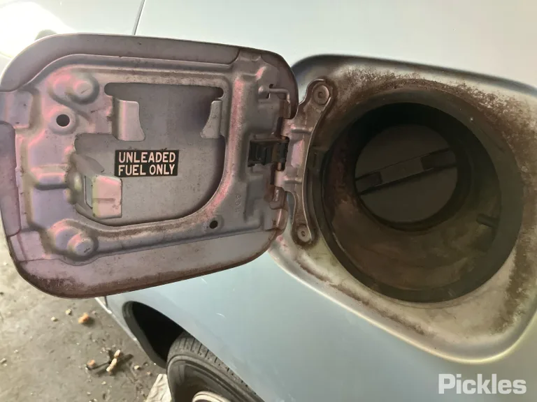 2005 Toyota Corolla Damaged VIN JTDKR23E902032273 – photo 12