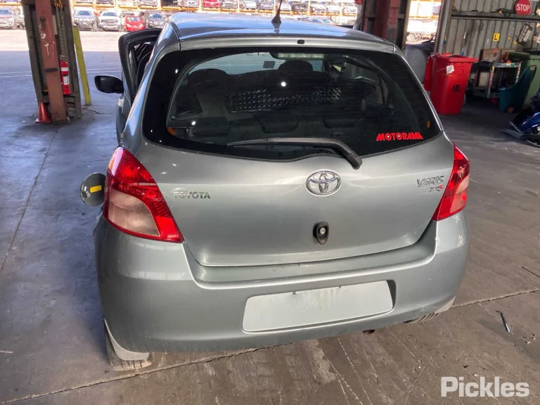 2008 Toyota Yaris Damaged VIN JTDKT923902008680 – interior seats 2008 Toyota Yaris Damaged VIN JTDKT923902008680 – interior seats