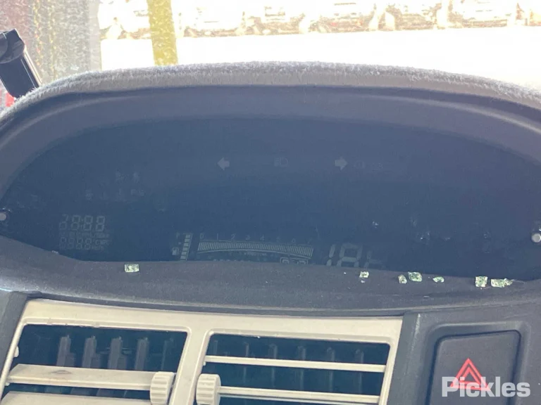 2008 Toyota Yaris Damaged VIN JTDKT923902008680 – odometer reading 2008 Toyota Yaris Damaged VIN JTDKT923902008680 – odometer reading
