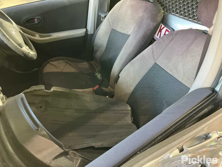 2008 Toyota Yaris Damaged VIN JTDKT923902008680 – photo 17 2008 Toyota Yaris Damaged VIN JTDKT923902008680 – photo 17