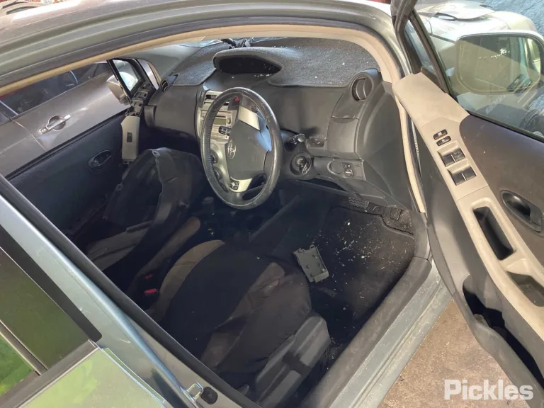 2008 Toyota Yaris Damaged VIN JTDKT923902008680 – photo 25 2008 Toyota Yaris Damaged VIN JTDKT923902008680 – photo 25