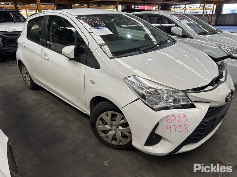 2017 Toyota Yaris Used VIN JTDKW3D360D593384 – photo 11