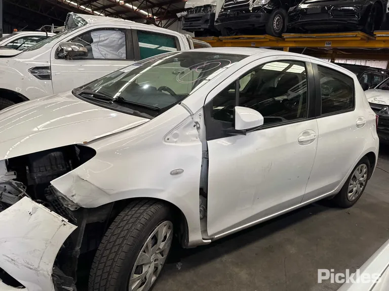 2017 Toyota Yaris Used VIN JTDKW3D360D593384 – photo 13