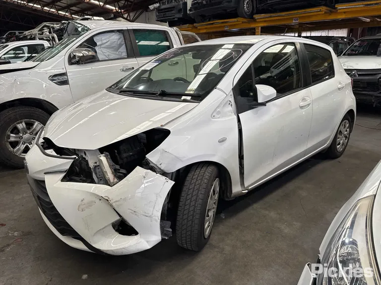 2017 Toyota Yaris Used VIN JTDKW3D360D593384 – photo 20