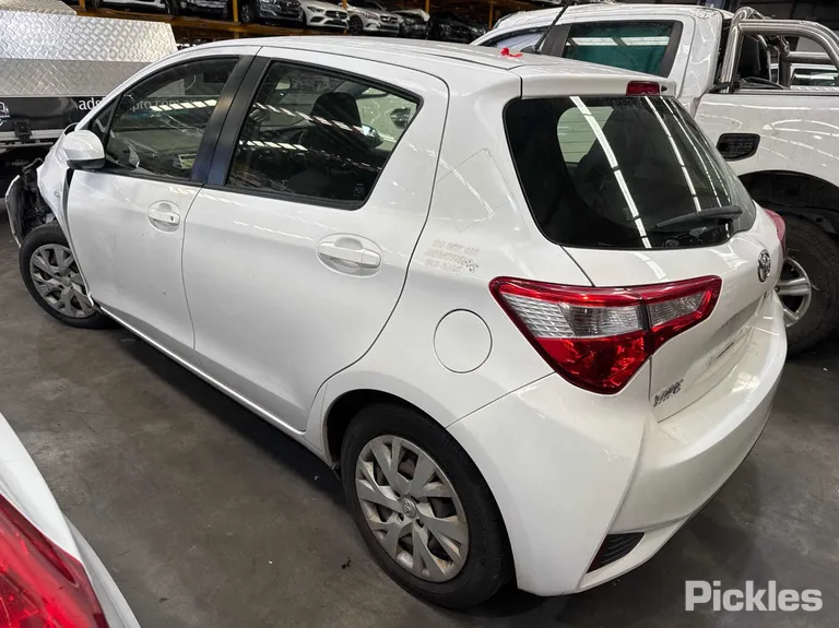 2017 Toyota Yaris Used VIN JTDKW3D360D593384 – photo 26
