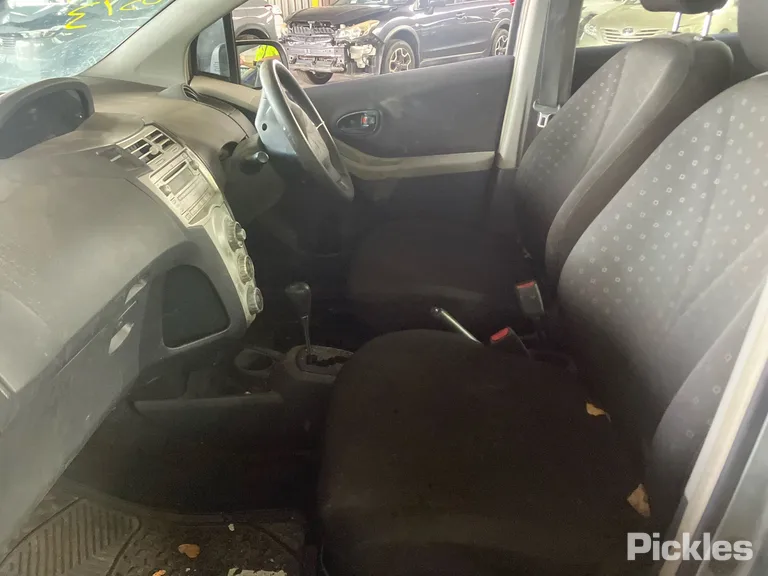 2008 Toyota Yaris Used VIN JTDKW92350J000458 – undercarriage