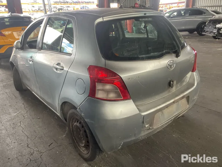 2008 Toyota Yaris Used VIN JTDKW92350J000458 – photo 39