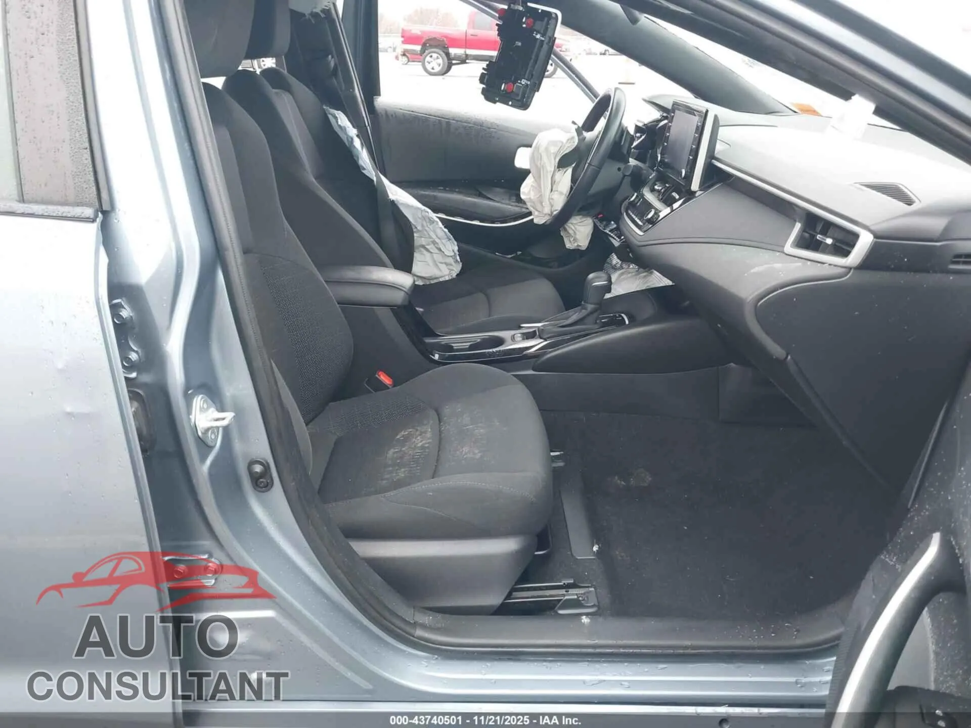 2021 TOYOTA COROLLA Damaged VIN JTDS4MCEXMJ075767 – interior seats 2021 TOYOTA COROLLA Damaged VIN JTDS4MCEXMJ075767 – interior seats