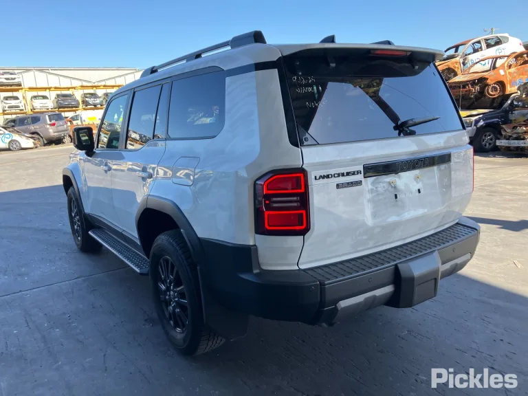 2024 Toyota Landcruiser Prado Damaged VIN JTEACEBJ705002888 – photo 15