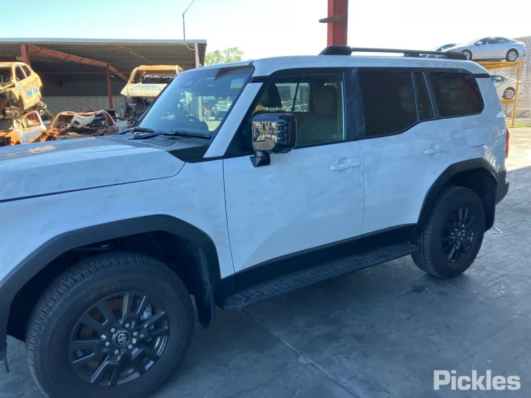 2024 Toyota Landcruiser Prado Damaged VIN JTEACEBJ705002888 – photo 26