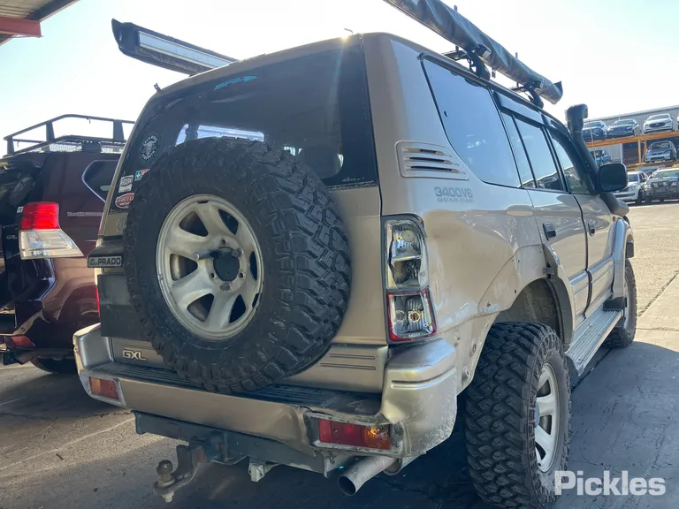 2002 Toyota Landcruiser Prado Used VIN JTEBN99JX00091560 – interior seats