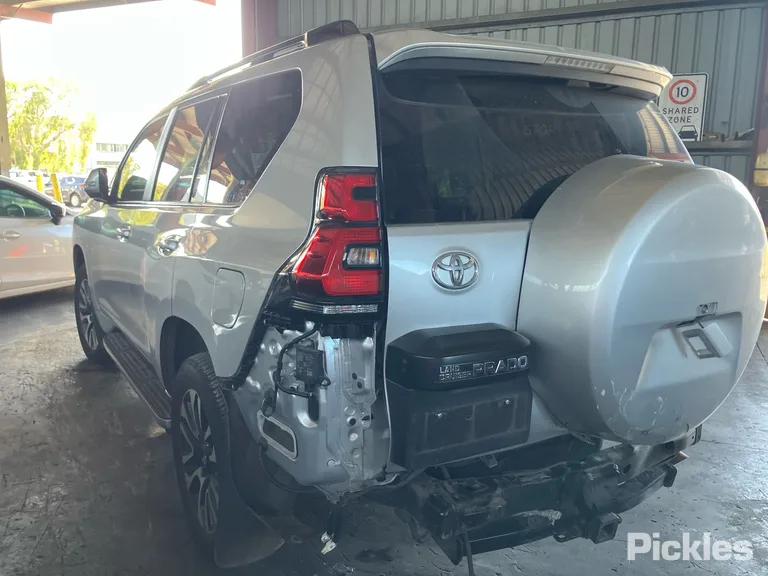 2022 Toyota Landcruiser Prado Used VIN JTEBR3FJ10K251576 – photo 19