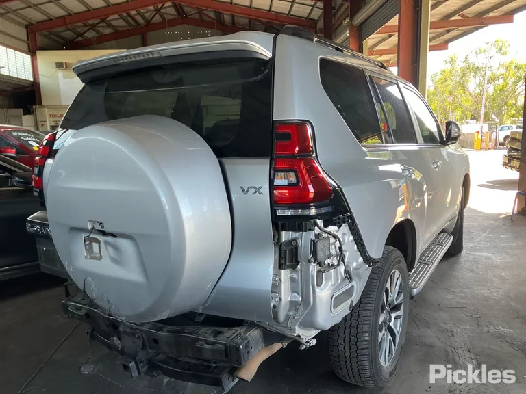 2022 Toyota Landcruiser Prado Used VIN JTEBR3FJ10K251576 – photo 25