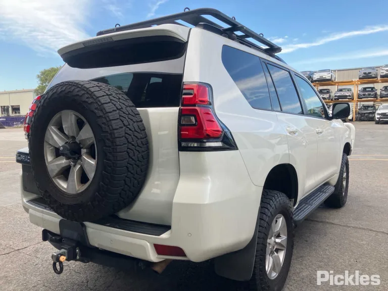 2019 Toyota Landcruiser Prado Damaged VIN JTEBR3FJ50K126449 – interior seats