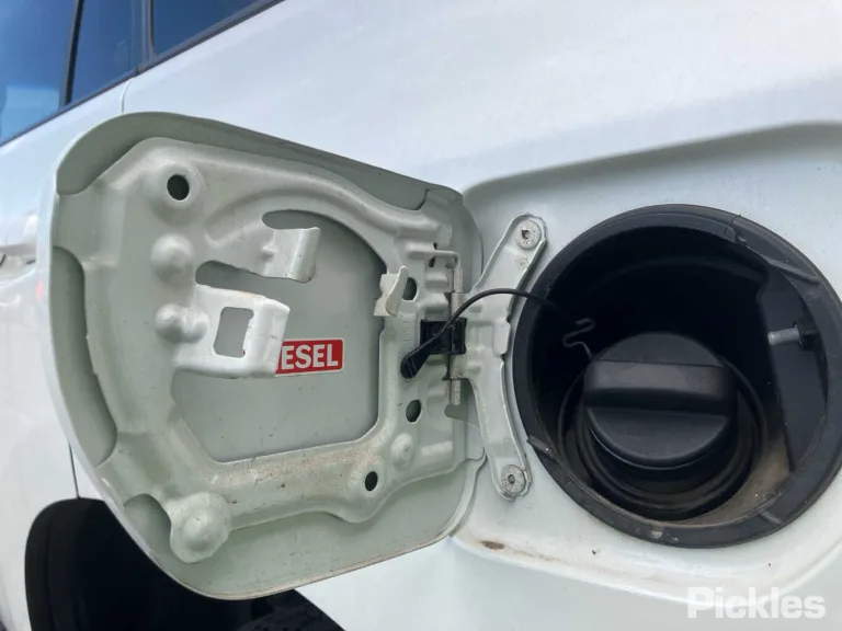 2019 Toyota Landcruiser Prado Damaged VIN JTEBR3FJ50K126449 – photo 16