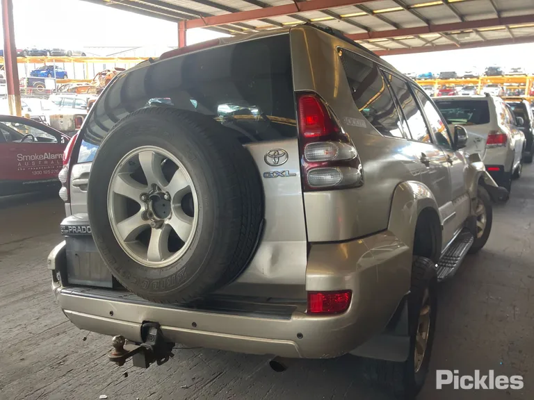 2004 Toyota Landcruiser Used VIN JTEBU29J205002092 – rear exterior