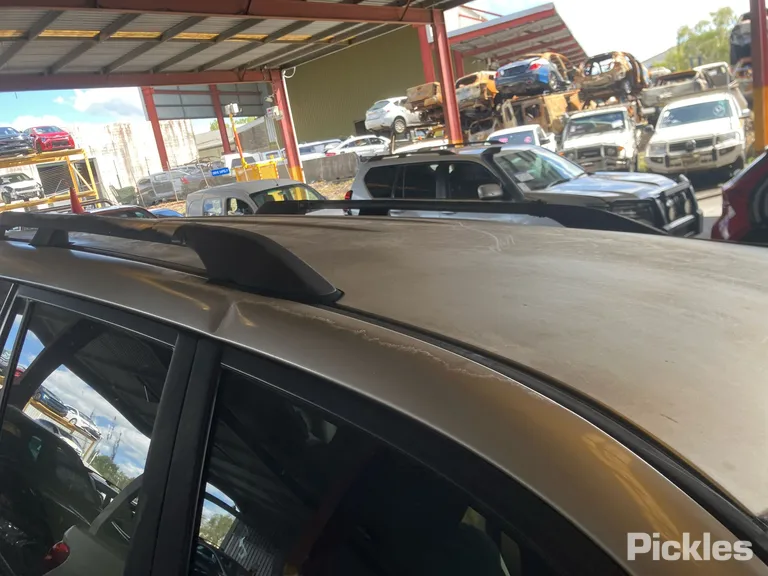 2004 Toyota Landcruiser Used VIN JTEBU29J205002092 – trunk area