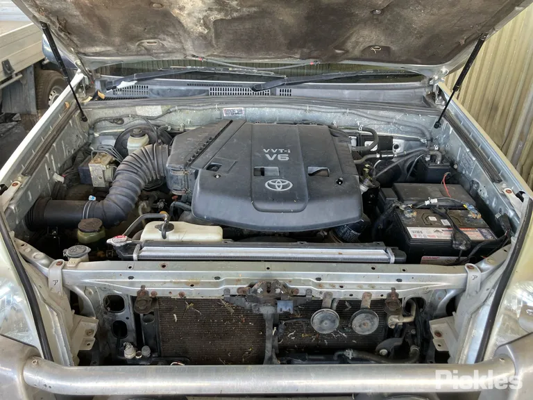 2003 Toyota Landcruiser Prado Used VIN JTEBU29J400003385 – engine bay 2003 Toyota Landcruiser Prado Used VIN JTEBU29J400003385 – engine bay