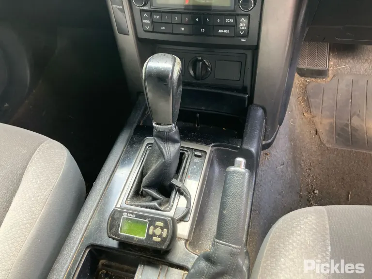 2010 Toyota Landcruiser Prado Damaged VIN JTEBU3FJX0K022098 – rear exterior