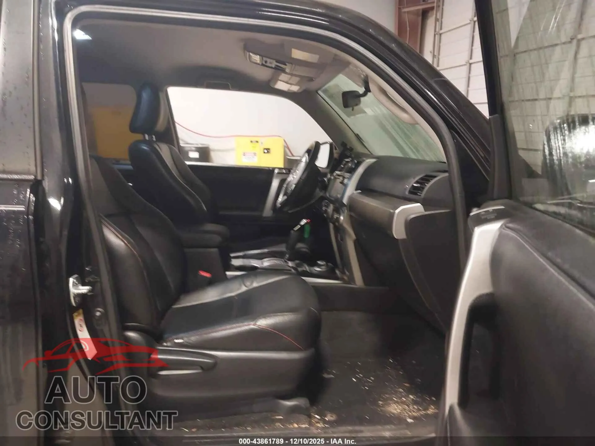2016 TOYOTA 4RUNNER Damaged VIN JTEBU5JR2G5346535 – interior seats 2016 TOYOTA 4RUNNER Damaged VIN JTEBU5JR2G5346535 – interior seats