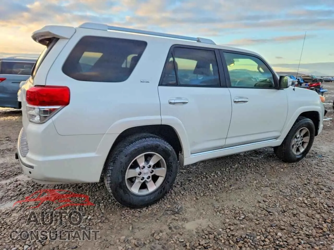 2013 TOYOTA 4RUNNER Damaged VIN JTEBU5JR3D5132228 – side profile