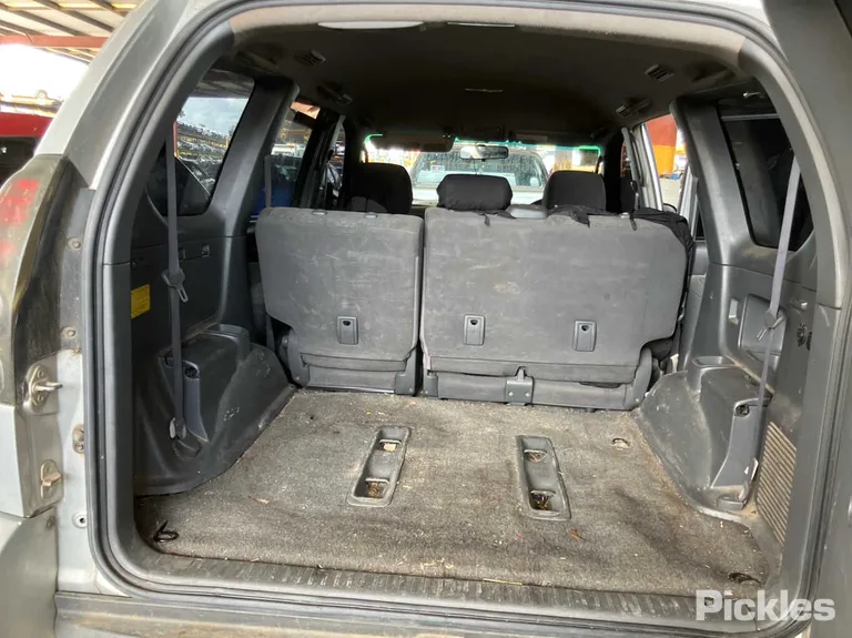 2005 Toyota Landcruiser Prado Used VIN JTEBY29J200030959 – exterior detail