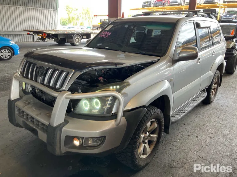2005 Toyota Landcruiser Prado Used VIN JTEBY29J200030959 – photo 11
