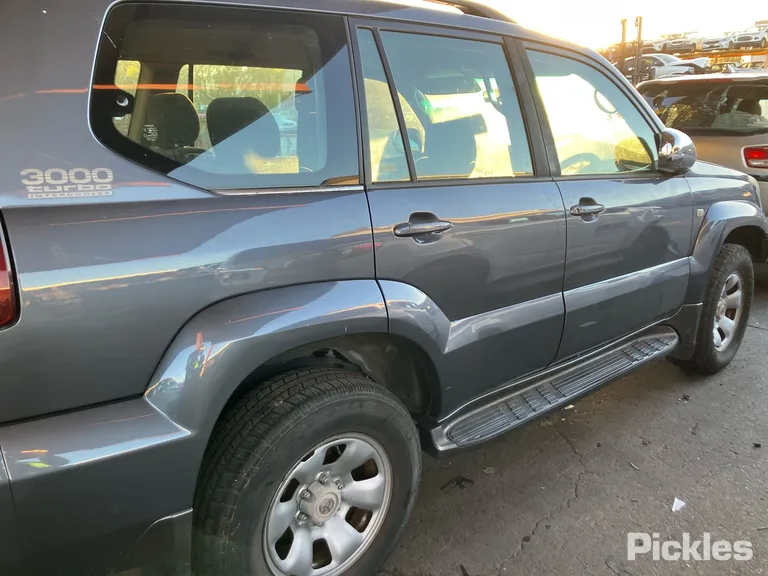 2006 Toyota Landcruiser Prado Used VIN JTEBY29J300049570 – photo 13 2006 Toyota Landcruiser Prado Used VIN JTEBY29J300049570 – photo 13