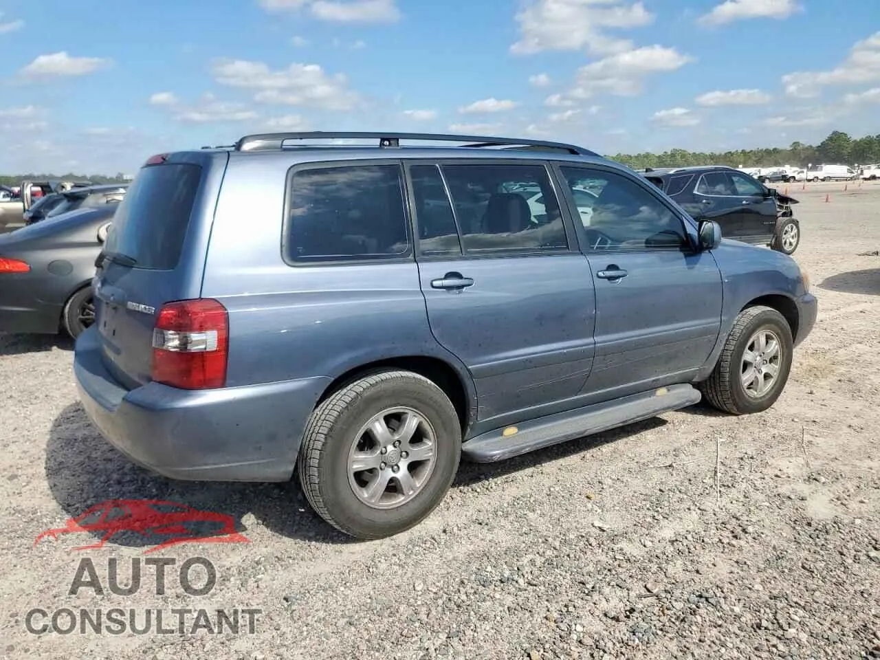 2004 TOYOTA HIGHLANDER Damaged VIN JTEDP21AX40013887 – side profile