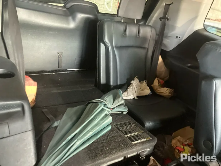 2010 Toyota Kluger Used VIN JTEDS41A302108641 – trunk area