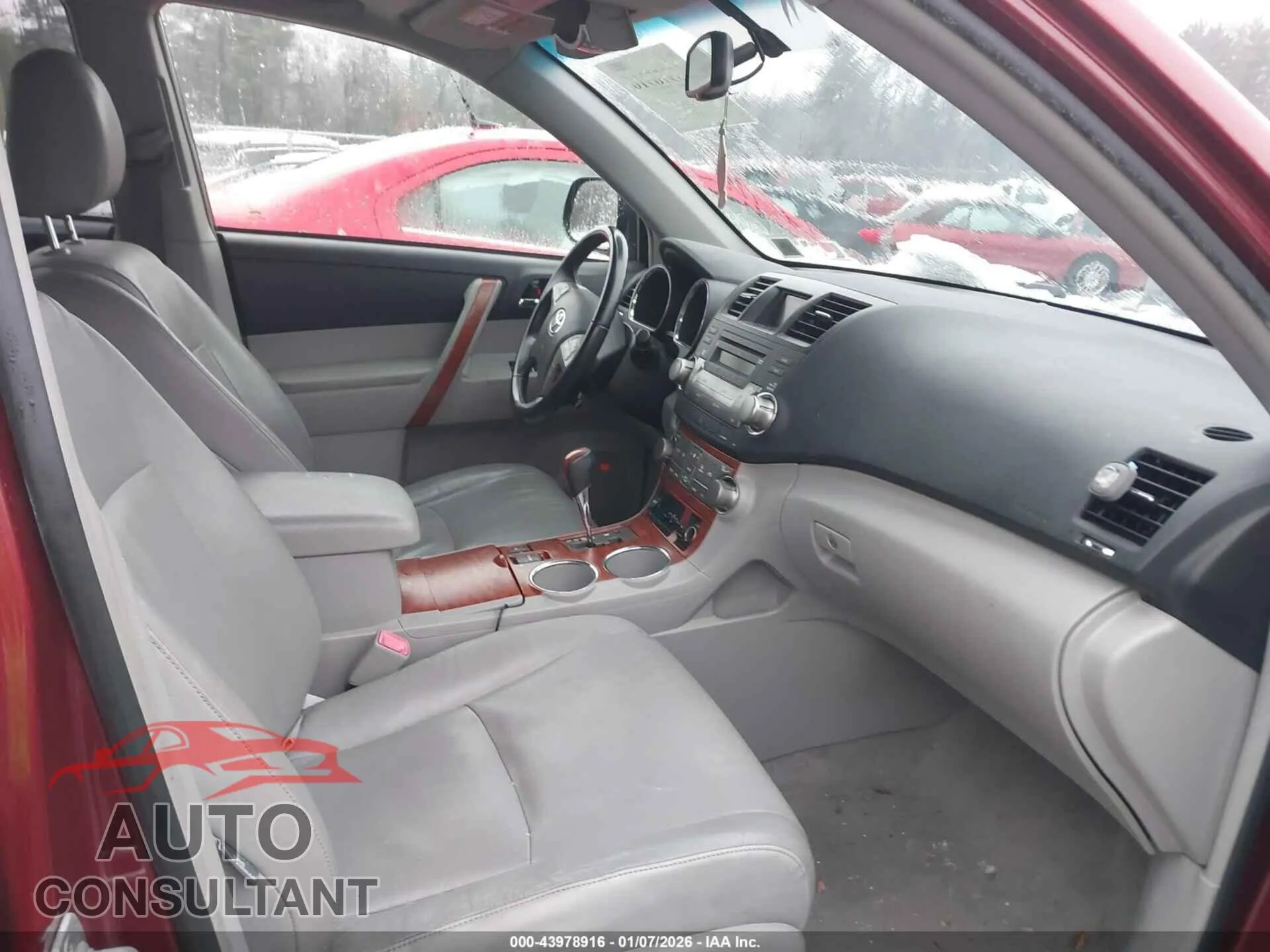 2009 TOYOTA HIGHLANDER Damaged VIN JTEES42A392150713 – interior seats