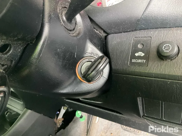 2004 Toyota RAV4 VIN JTEHD20V500052556