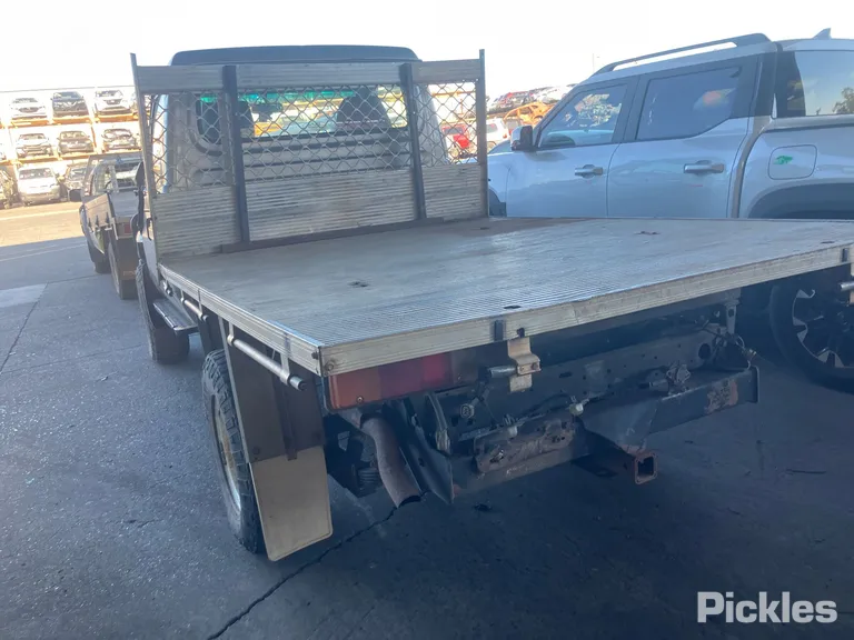 2002 Toyota Landcruiser Used VIN JTELC71J300003040 – engine bay