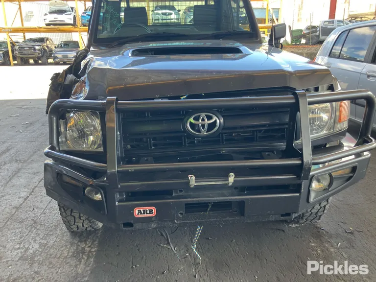 2010 Toyota Landcruiser Used VIN JTELV71J900015249 – engine bay