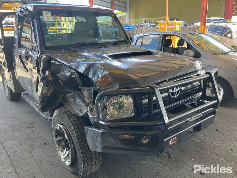 2010 Toyota Landcruiser Used VIN JTELV71J900015249 – photo 28