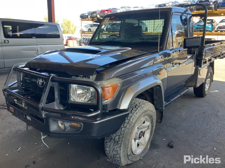 2010 Toyota Landcruiser Used VIN JTELV71J900015249 – photo 29