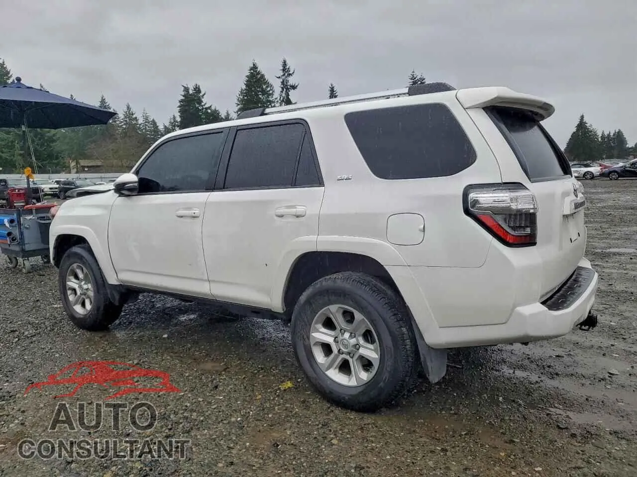 2021 TOYOTA 4RUNNER Damaged VIN JTENU5JRXM5912661 – rear exterior
