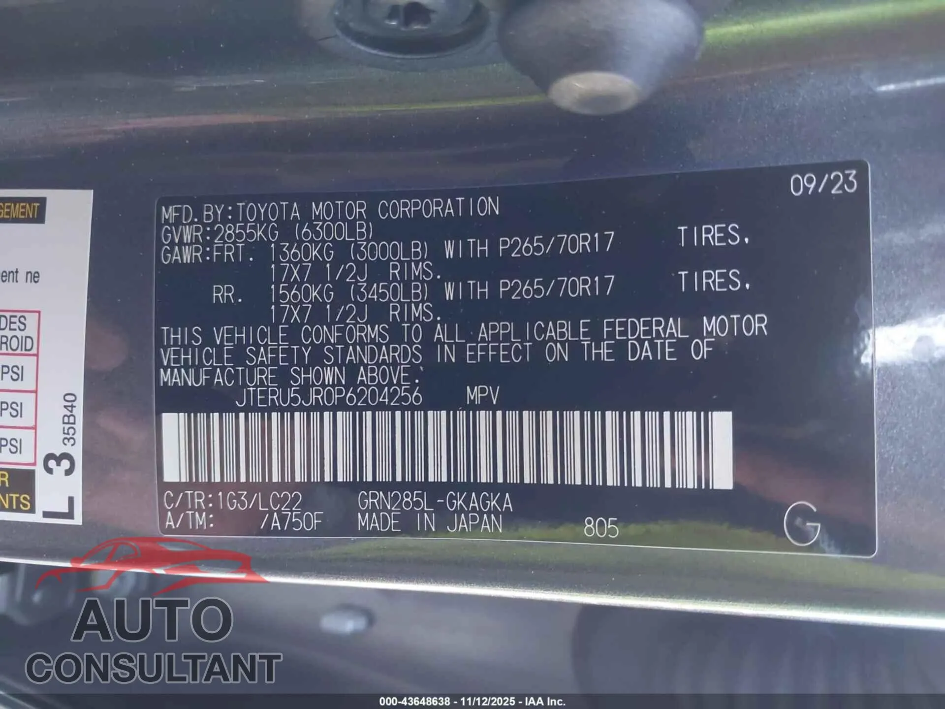 2023 TOYOTA 4RUNNER Damaged VIN JTERU5JR0P6204256 – trunk area