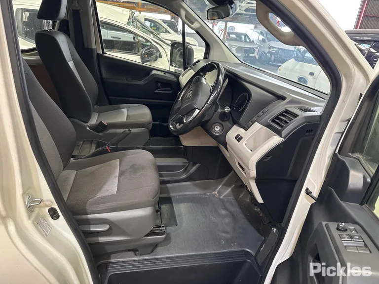 2020 Toyota Hiace Used VIN JTFRA3AP008015351 – dashboard