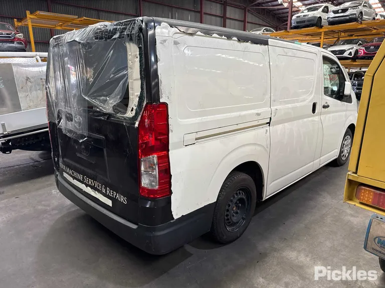 2020 Toyota Hiace Used VIN JTFRA3AP008015351 – photo 11