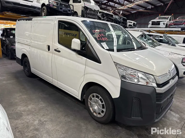 2020 Toyota Hiace Used VIN JTFRA3AP008015351 – photo 13