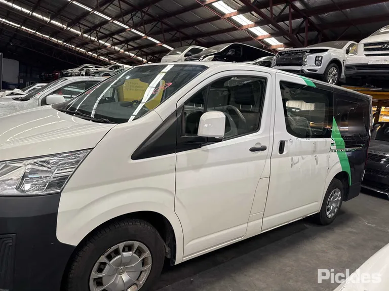 2020 Toyota Hiace Used VIN JTFRA3AP008015351 – photo 17