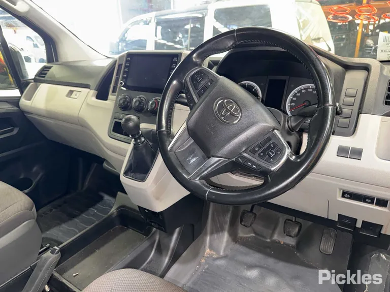 2020 Toyota Hiace Used VIN JTFRA3AP008015351 – photo 19
