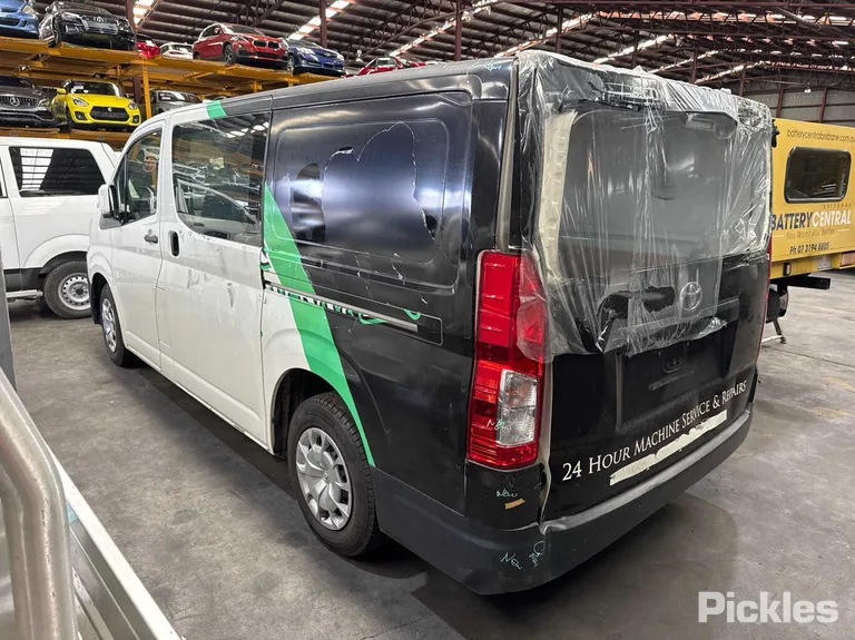 2020 Toyota Hiace Used VIN JTFRA3AP008015351 – photo 24